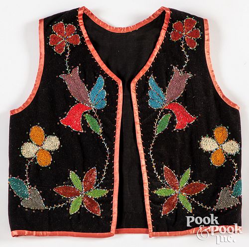 NATIVE AMERICAN INDIAN BEADWORK