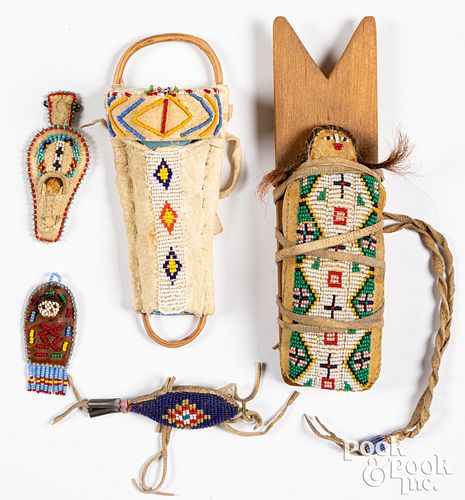 GROUP OF NATIVE AMERICAN INDIAN BEADWORK