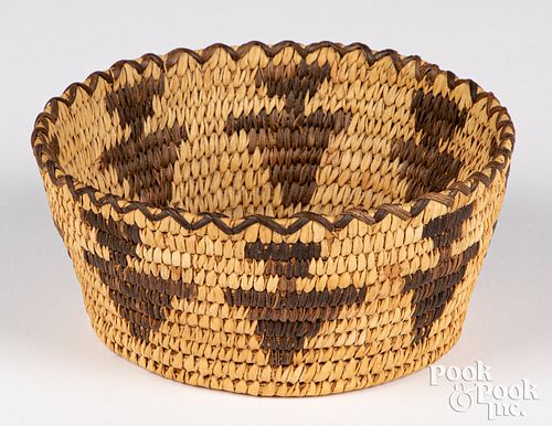 PAPAGO INDIAN COILED BASKETPapago 310e3b