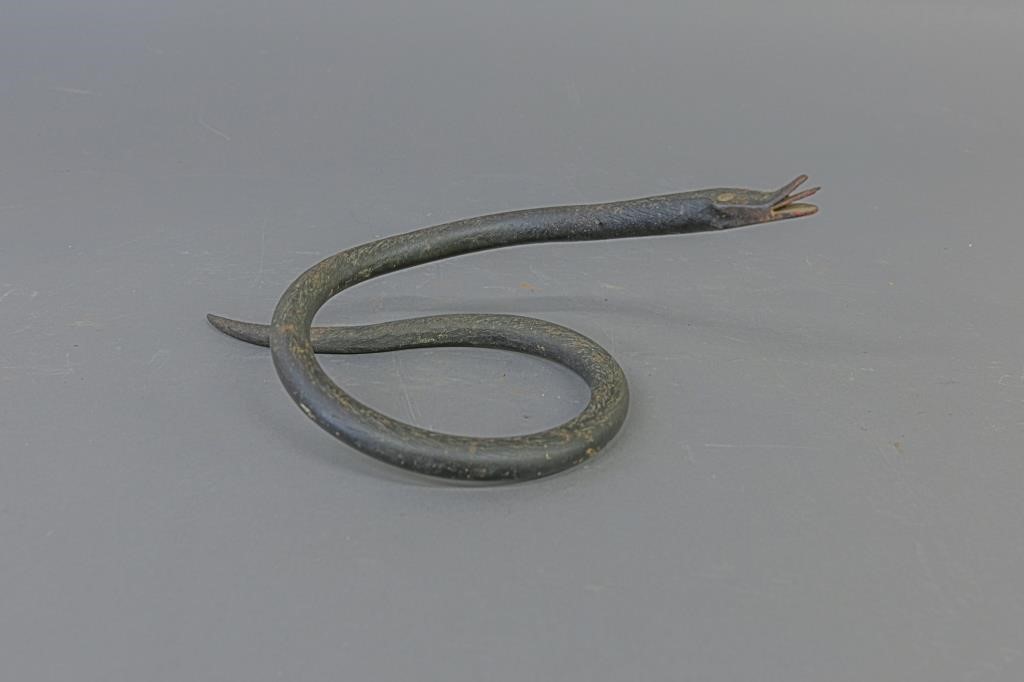 Folk Art wrought iron coiled snake  310f0e