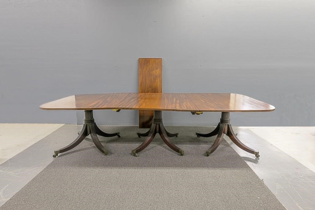 Georgian mahogany triple base banquet 310f80