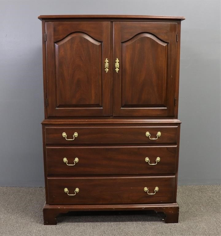 Henkel-Harris Queen Anne style mahogany