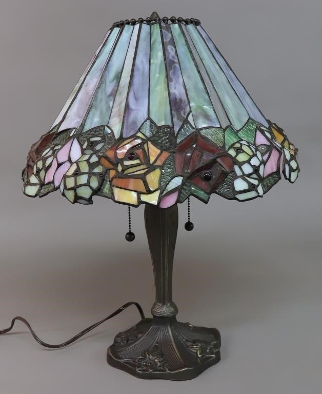 Tiffany style leaded shade table lamp,
