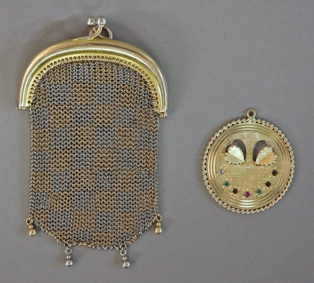 14 karat gold pendant, 1 1/4"dia,