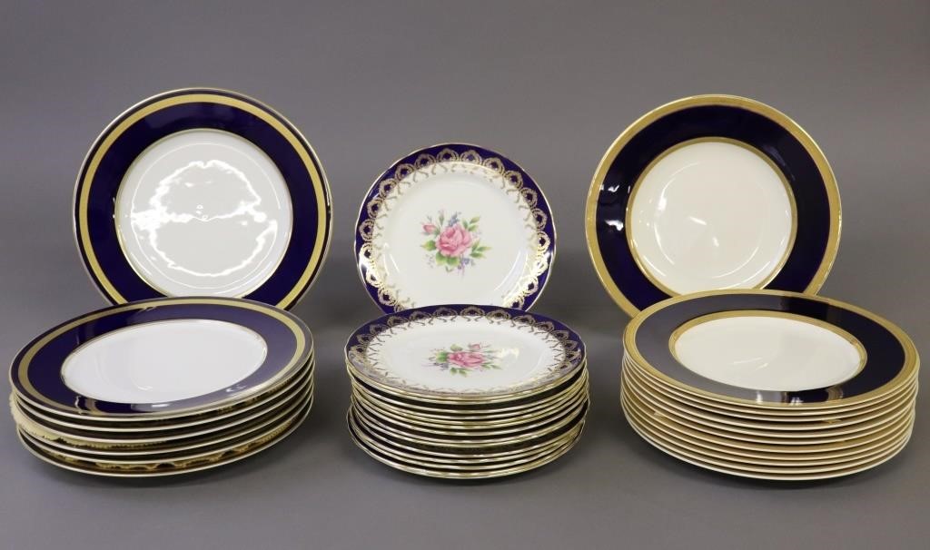 Set of twelve Crown Duncan place settings,