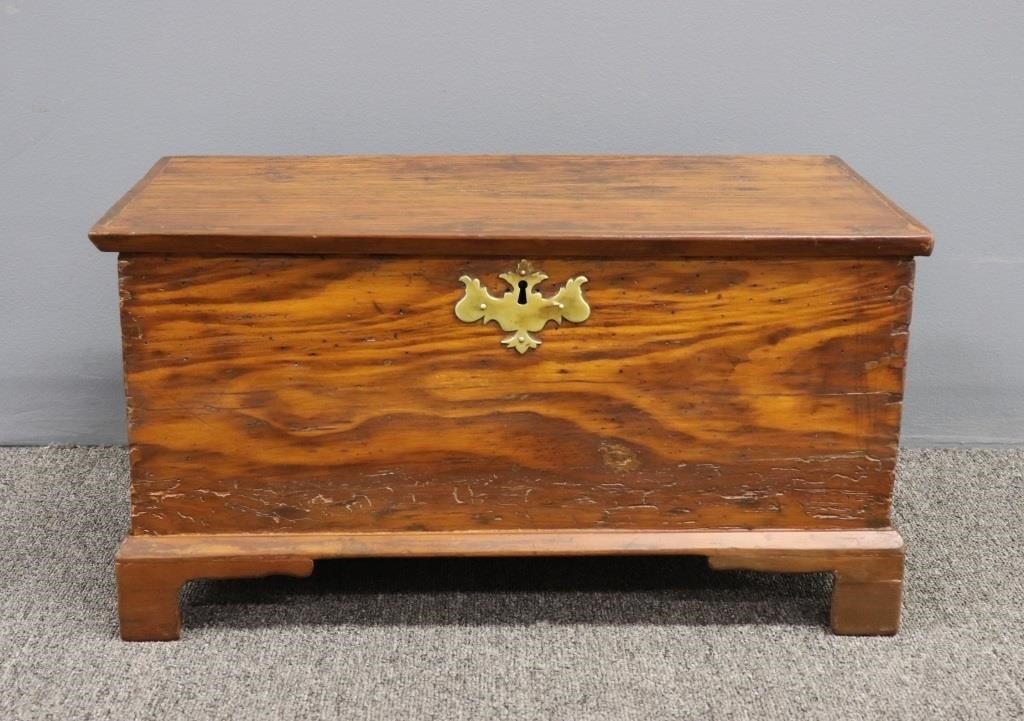 Pine storage box 19th century  3111ed