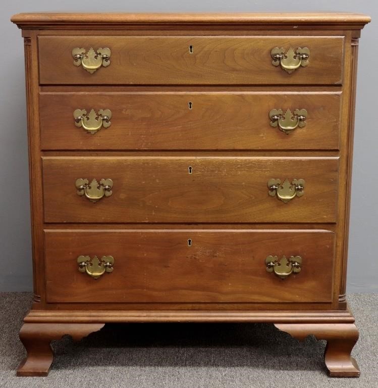 Biggs Chippendale style alnut chest 311398