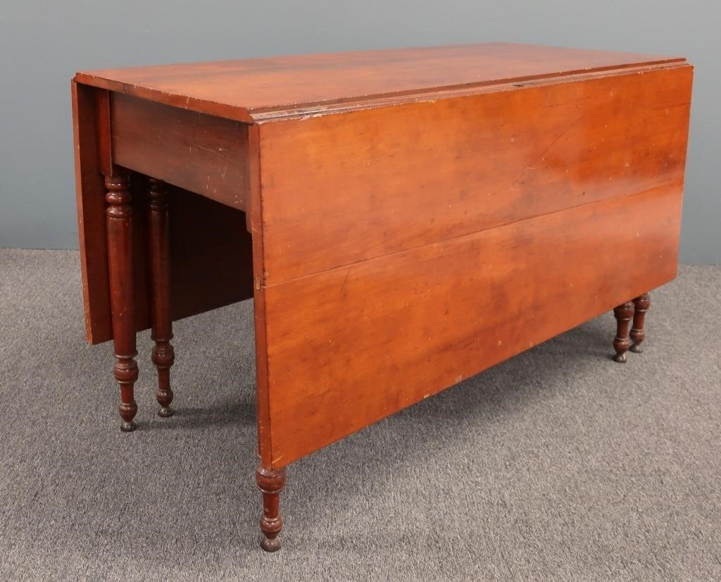 Sheraton cherry drop-leaf table,