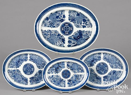 FOUR CHINESE EXPORT PORCELAIN BLUE PLATTERSFour