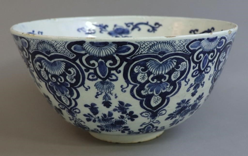 Large English Delftware blue and 311716