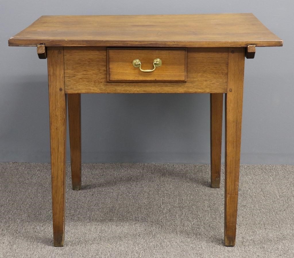 Walnut tavern table with single drawer,