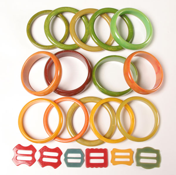 Fourteen bakelite bangles (some