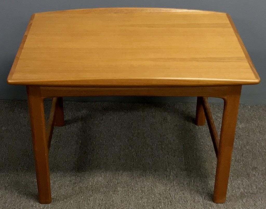 Swedish mid century modern table 3118e6