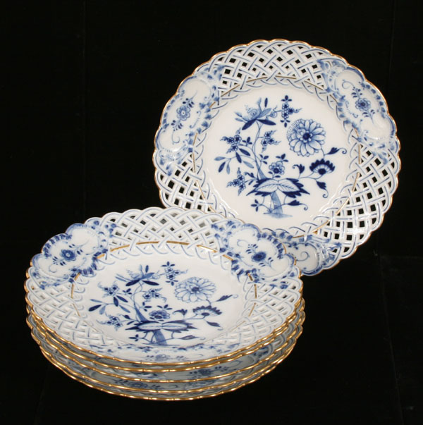 Six Meissen Blue Onion porcelain 4e923