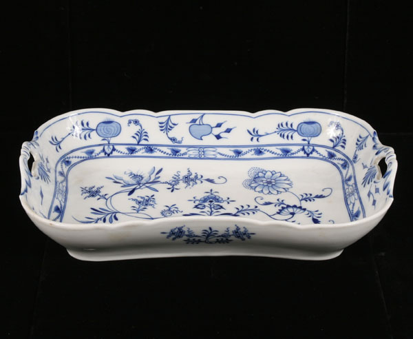 Meissen porcelain serving dish;