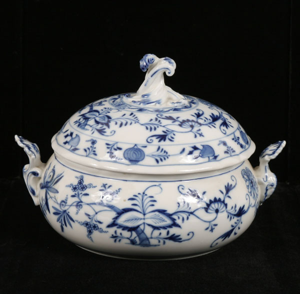 Meissen Blue Onion porcelain covered