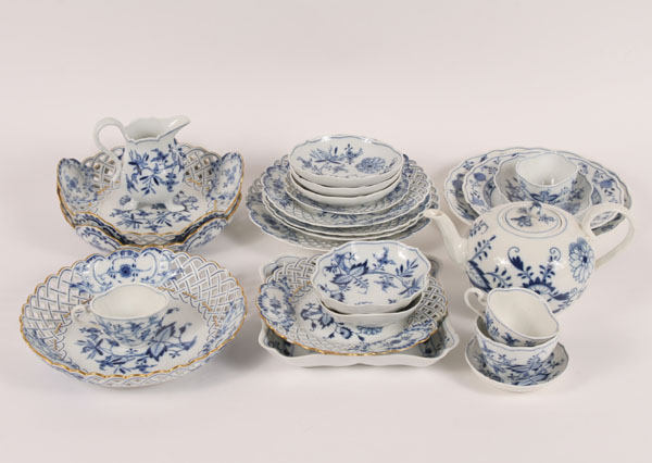 Meissen porcelain blue onion tableware  4e942