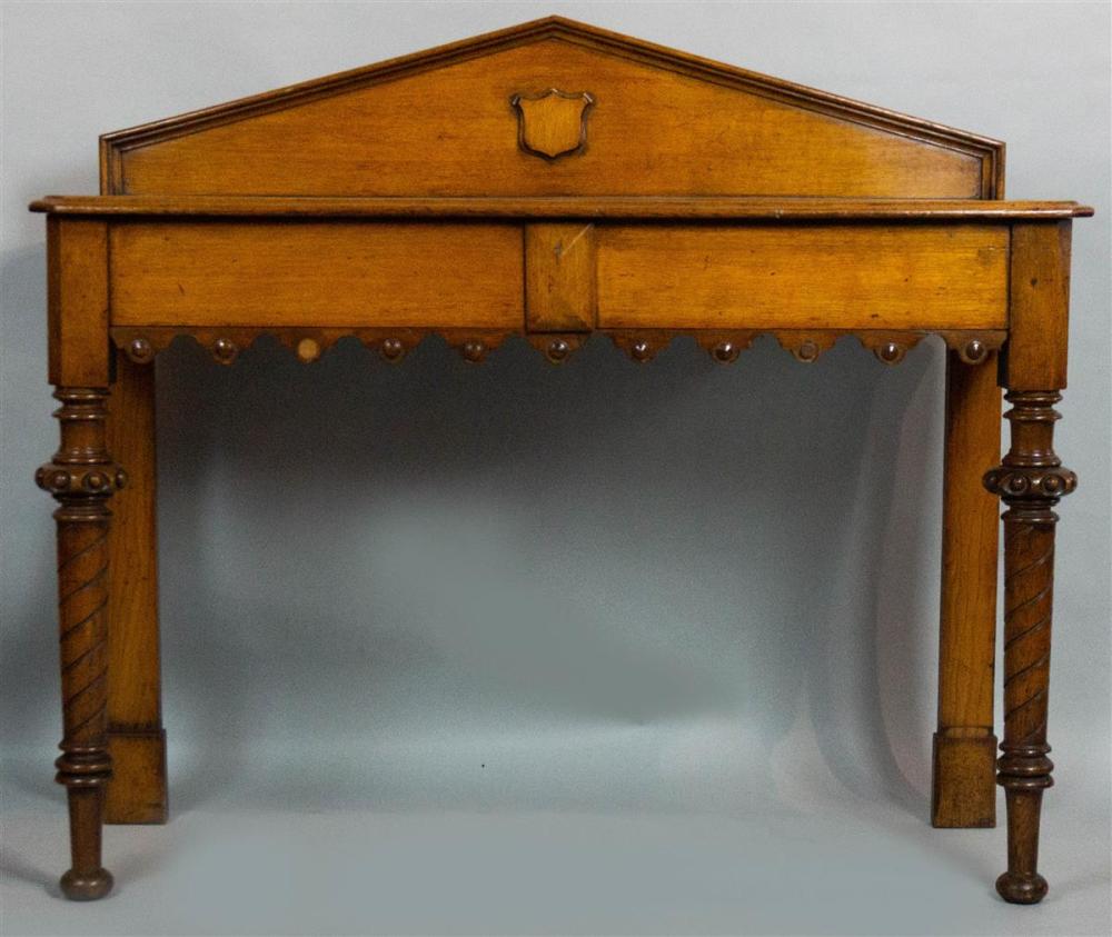 GOLDEN OAK SIDEBOARD, EARLY 20TH