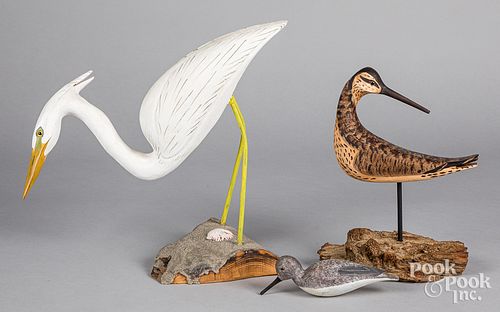 THREE CARVED AND PAINTED SHOREBIRDSThree 311e26