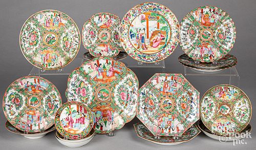 CHINESE EXPORT PORCELAIN PLATES