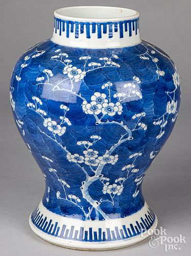 CHINESE BLUE AND WHITE PORCELAIN