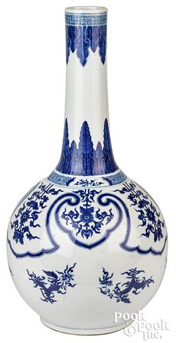 LARGE CHINESE BLUE AND WHITE PORCELAIN