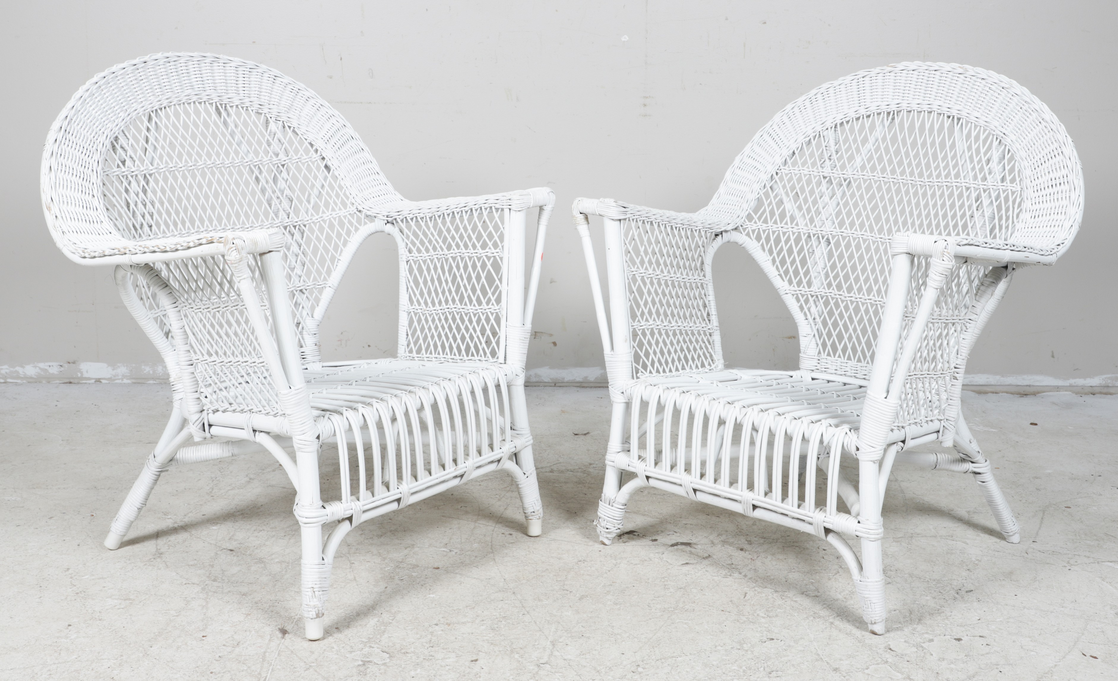  2 Wicker armchairs white painted  30fe71