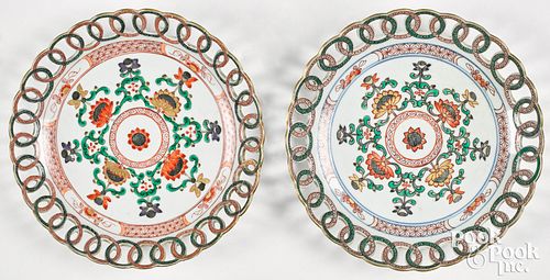 PAIR OF CHINESE FAMILLE VERTE SHALLOW 310164