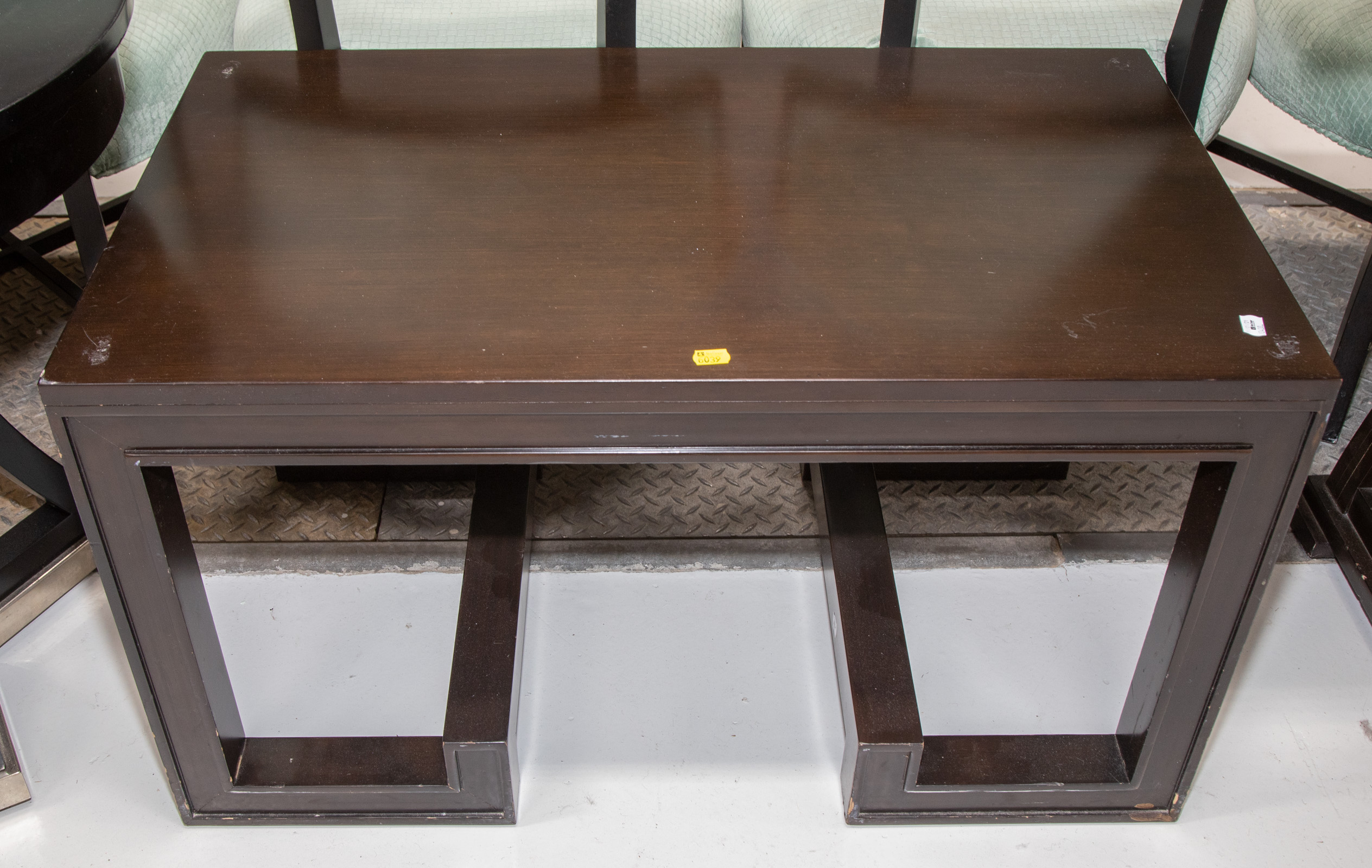 CHINESE INSPIRED COFFEE TABLE R  310475