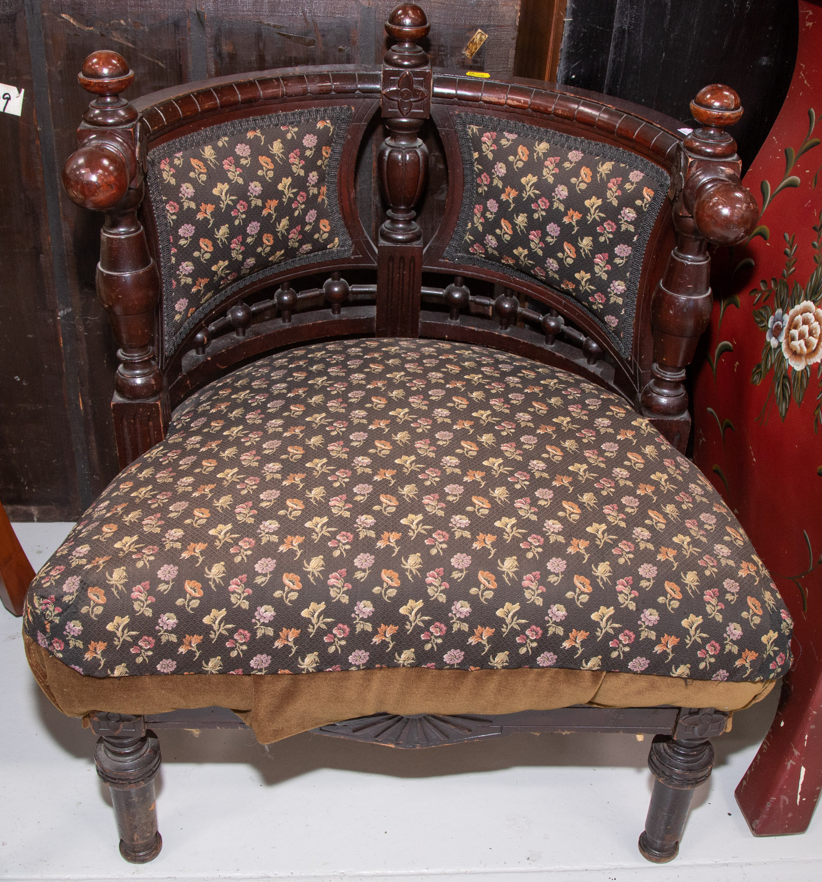 LATE VICTORIAN BARREL BACK CHAIR 3104cd