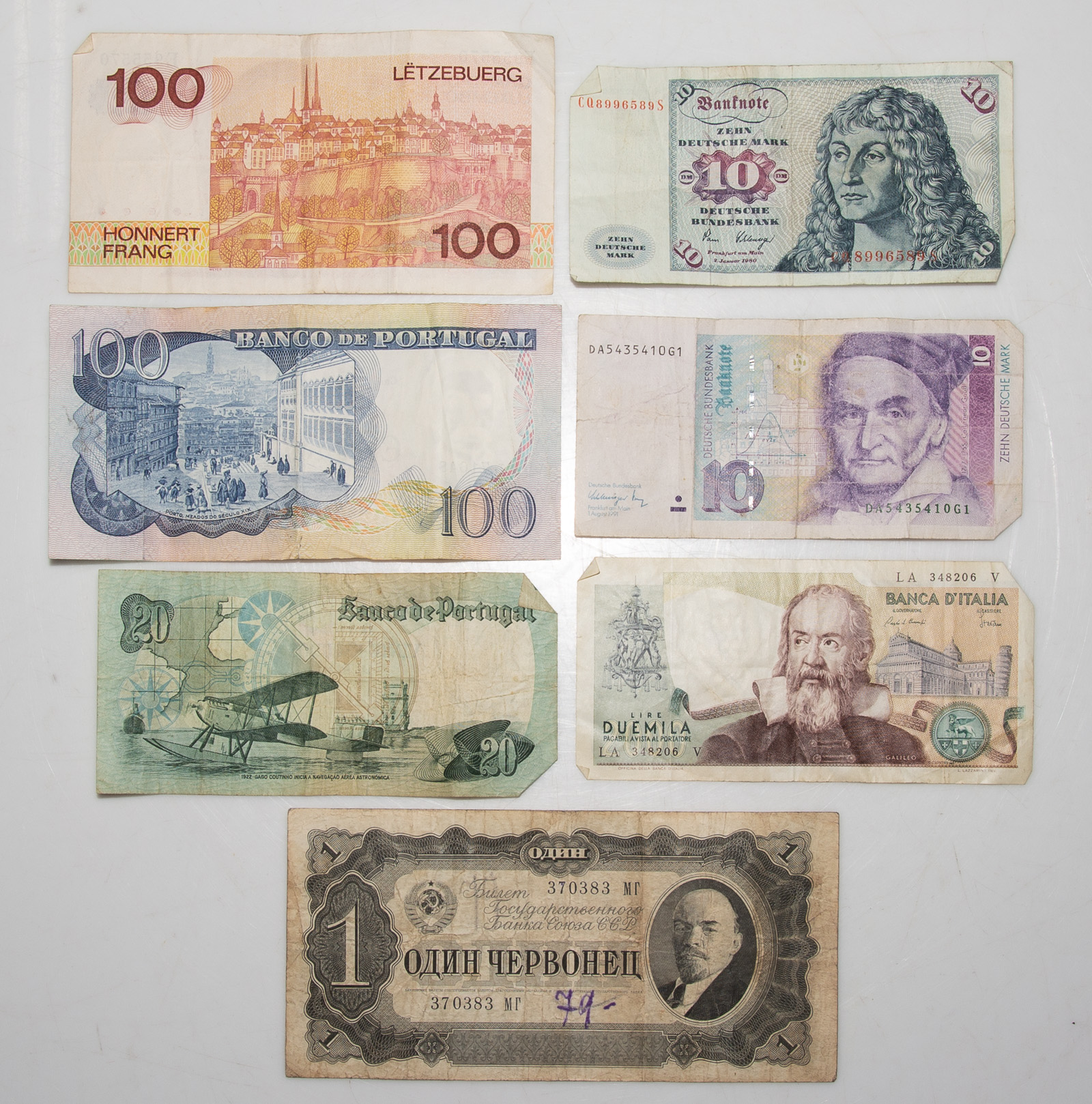 COLLECTION OF WORLD CURRENCY SOME 310529