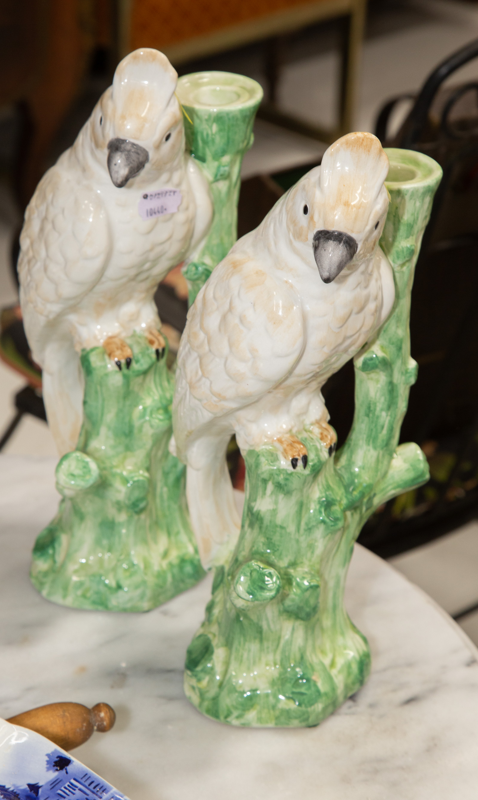 A PAIR OF PAINTED PORCELAIN PARROT 3105d3