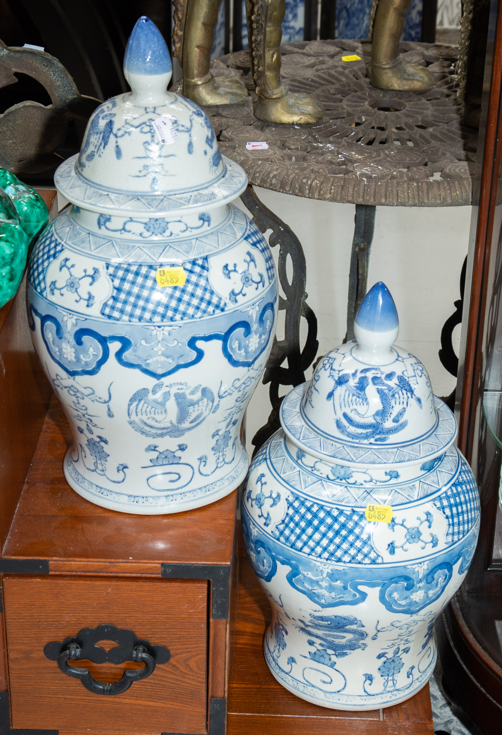 A PAIR OF CHINESE LIDDED JARS Modern,