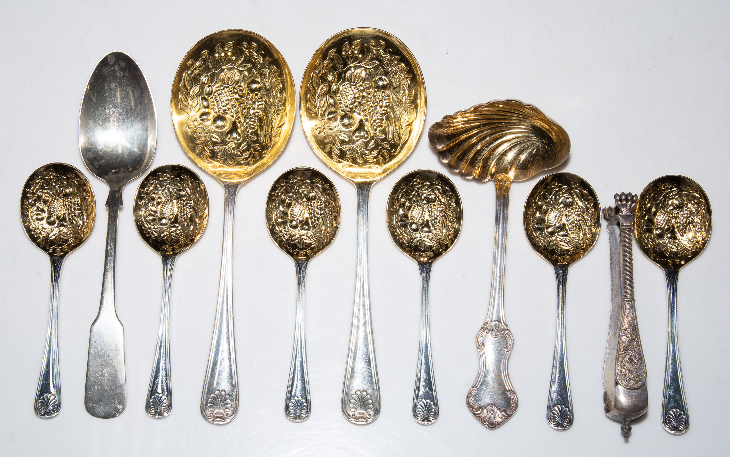 ENGLISH SILVER PLATED BERRY SPOONS 310633
