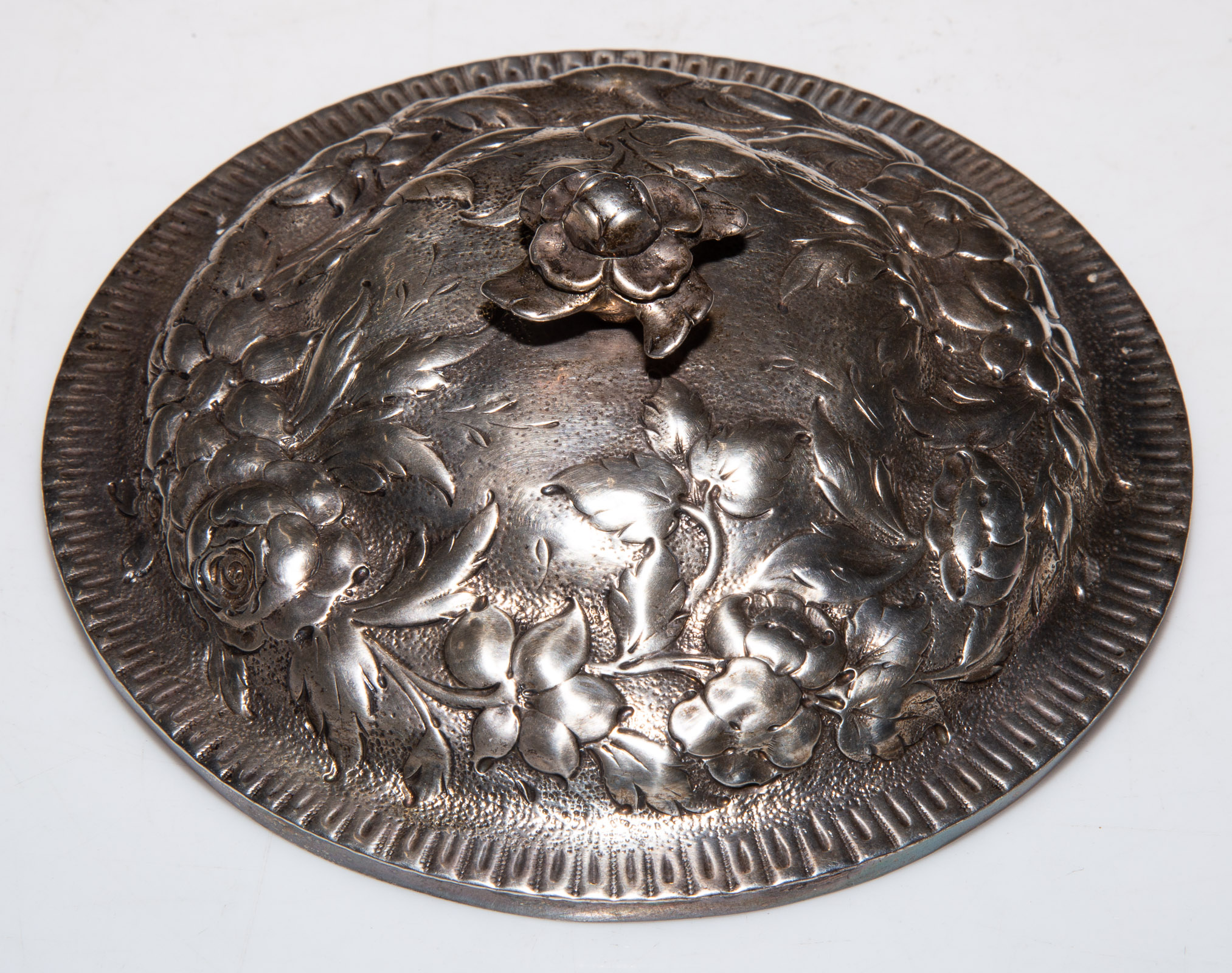 STERLING SILVER REPOUSSE COVER 31064a