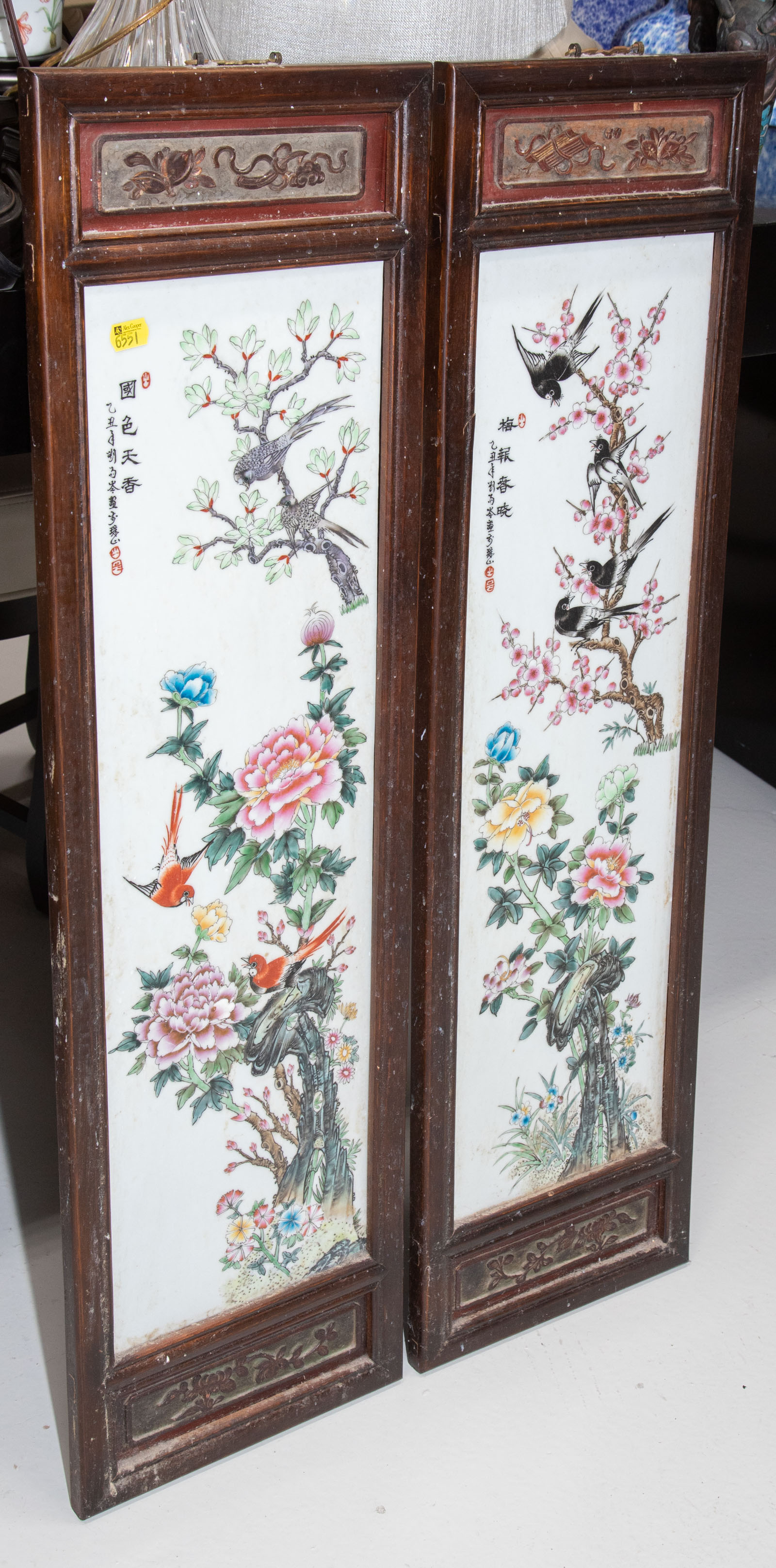 A PAIR OF CHINESE FRAMED PORCELAIN 31065e