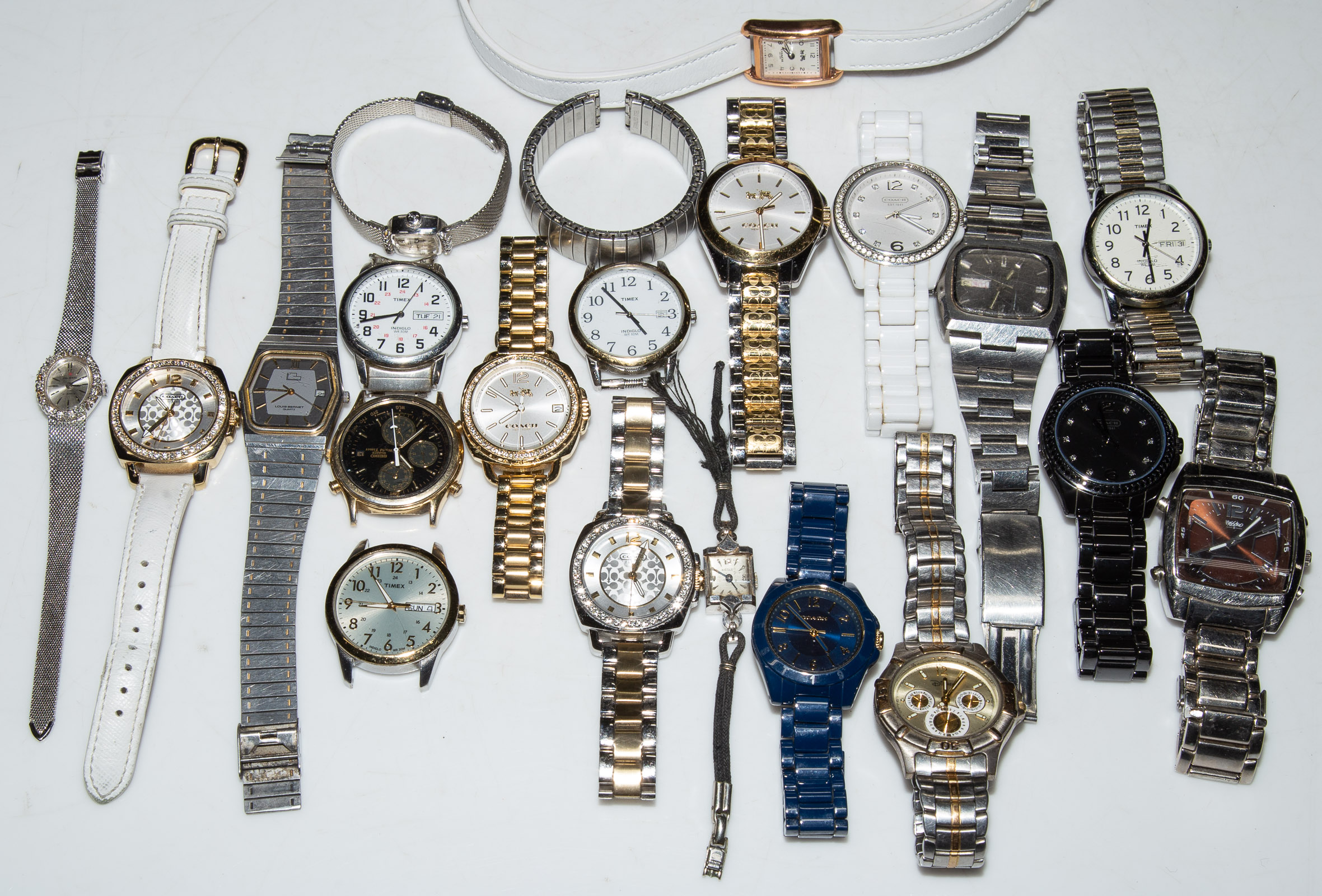 A LARGE COLLECTION OF FASHION WATCHES