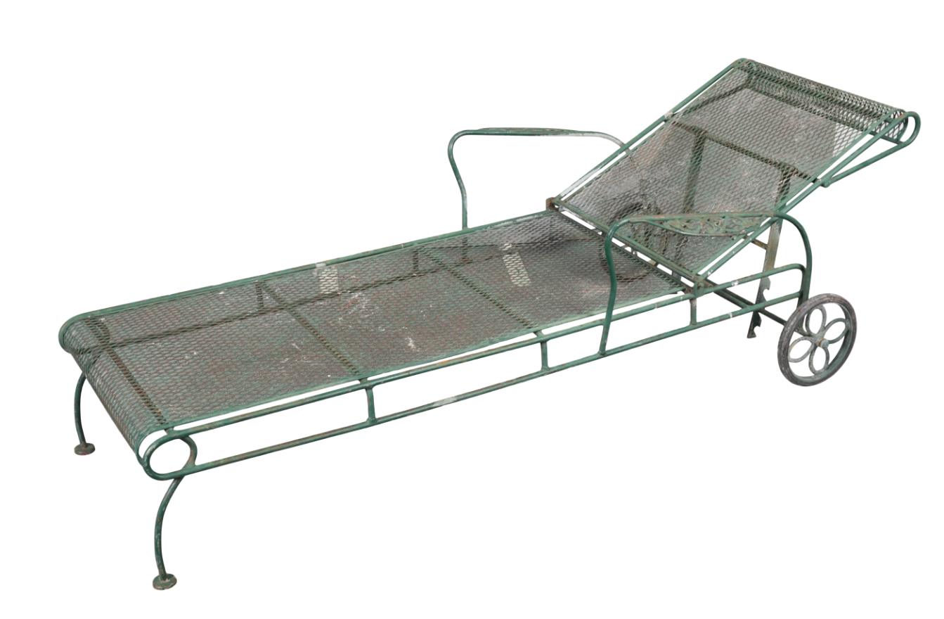 A GREEN PAINTED WROUGHT METAL LOUNGER 3108b7