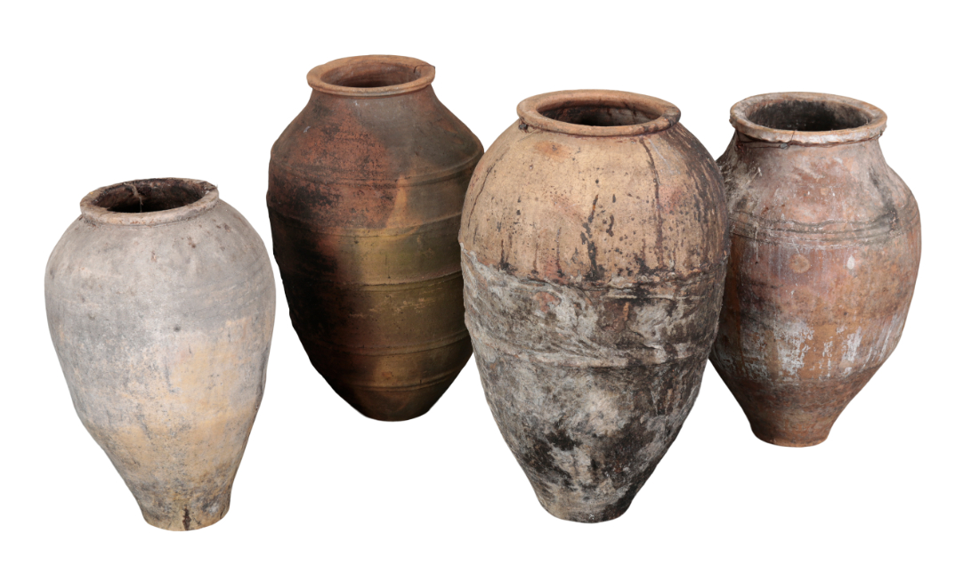 A GROUP OF FOUR TERRACOTTA AMPHORAE
