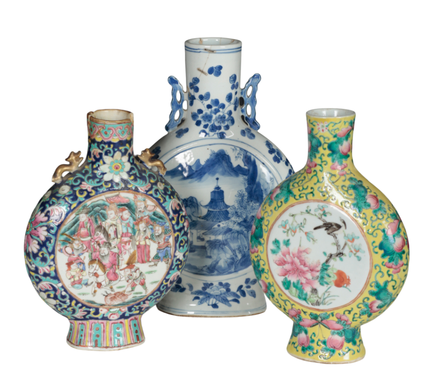A CHINESE FAMILLE ROSE MOON FLASK 3109bb