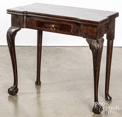 CHIPPENDALE STYLE CARVED MAHOGANY 310a71