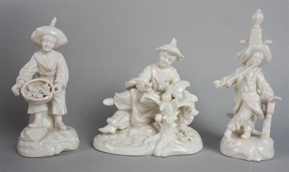 THREE NYMPHENBURG PORCELAIN CHINOISERIE