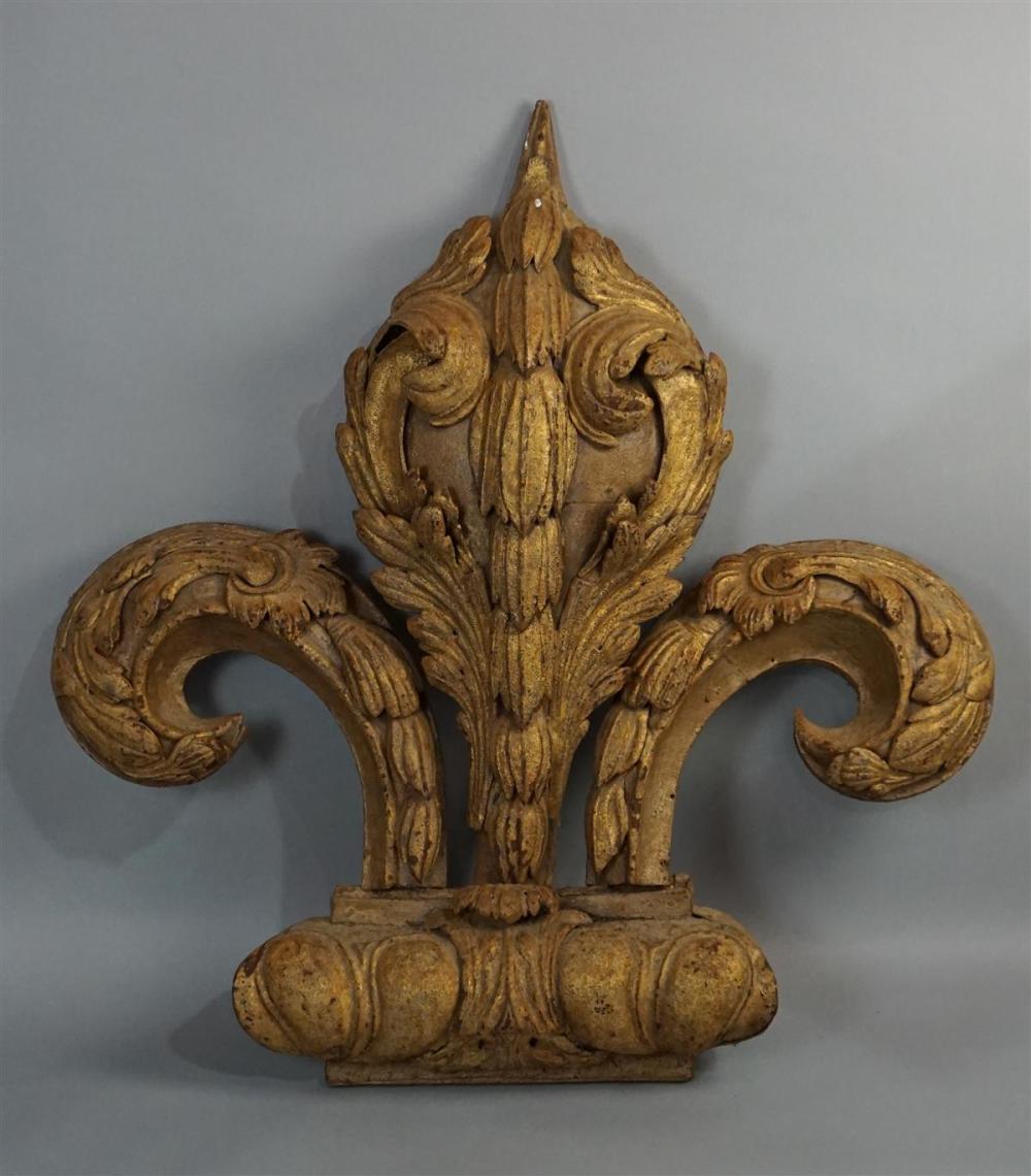 LARGE CONTINENTAL GILT METAL FLEUR 31353f