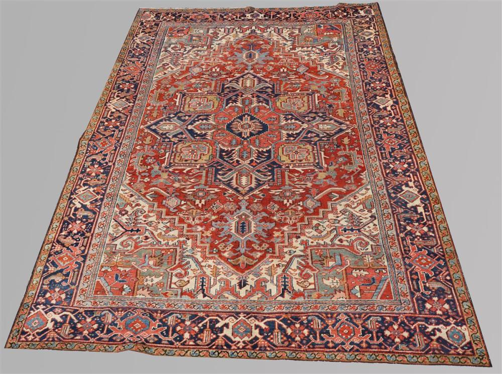 ANTIQUE PERSIAN KARAJAH SERAPI 31354a