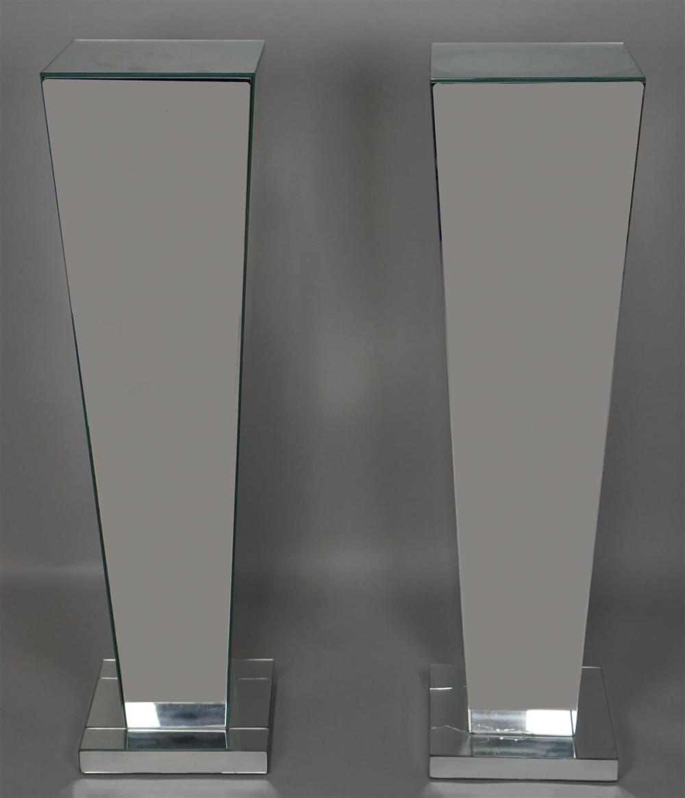 PAIR OF MIRRORED PEDESTALSPAIR