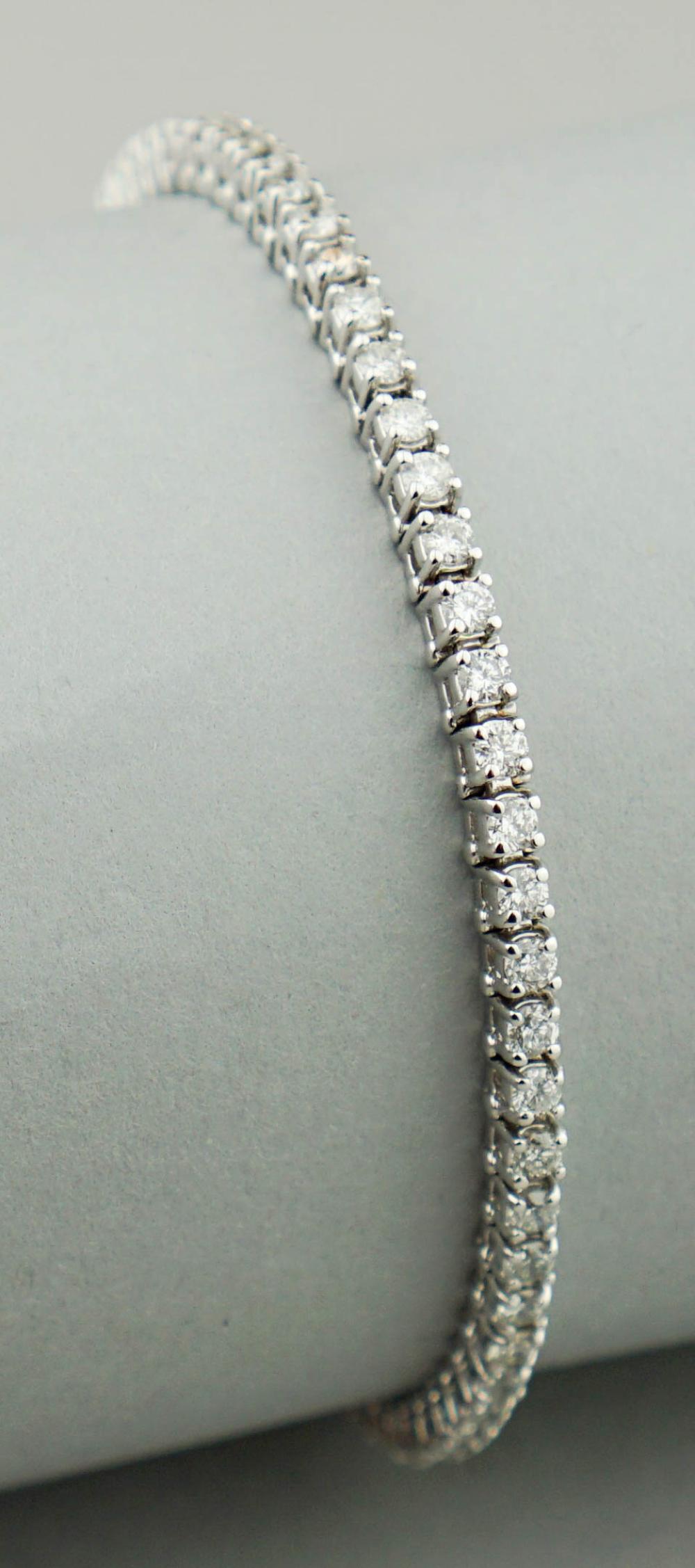 3.0CTTW. 14K WHITE GOLD DIAMOND