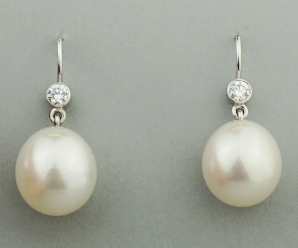 18K WHITE GOLD PEARL AND DIAMOND 31391e