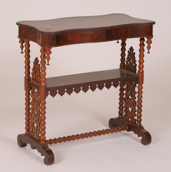Victorian rosewood veneered table; shaped