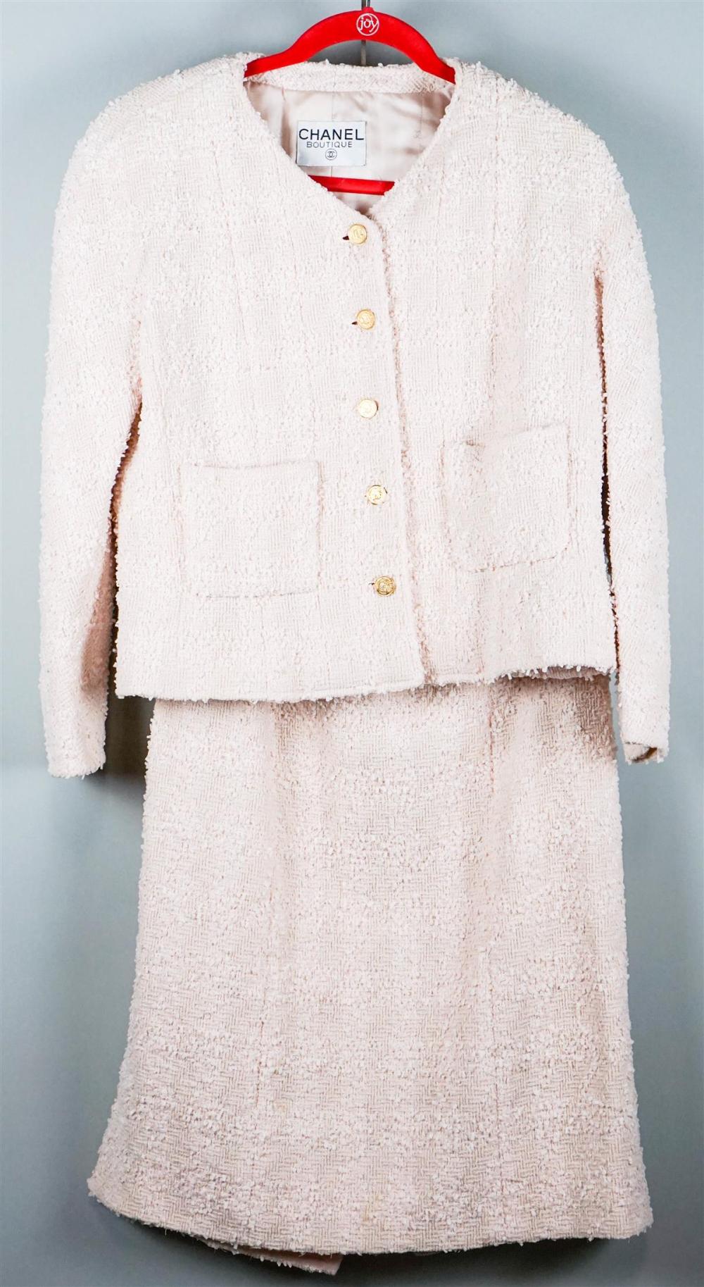 CHANEL BOUTIQUE BOUCLE SKIRT SUIT 313ab7