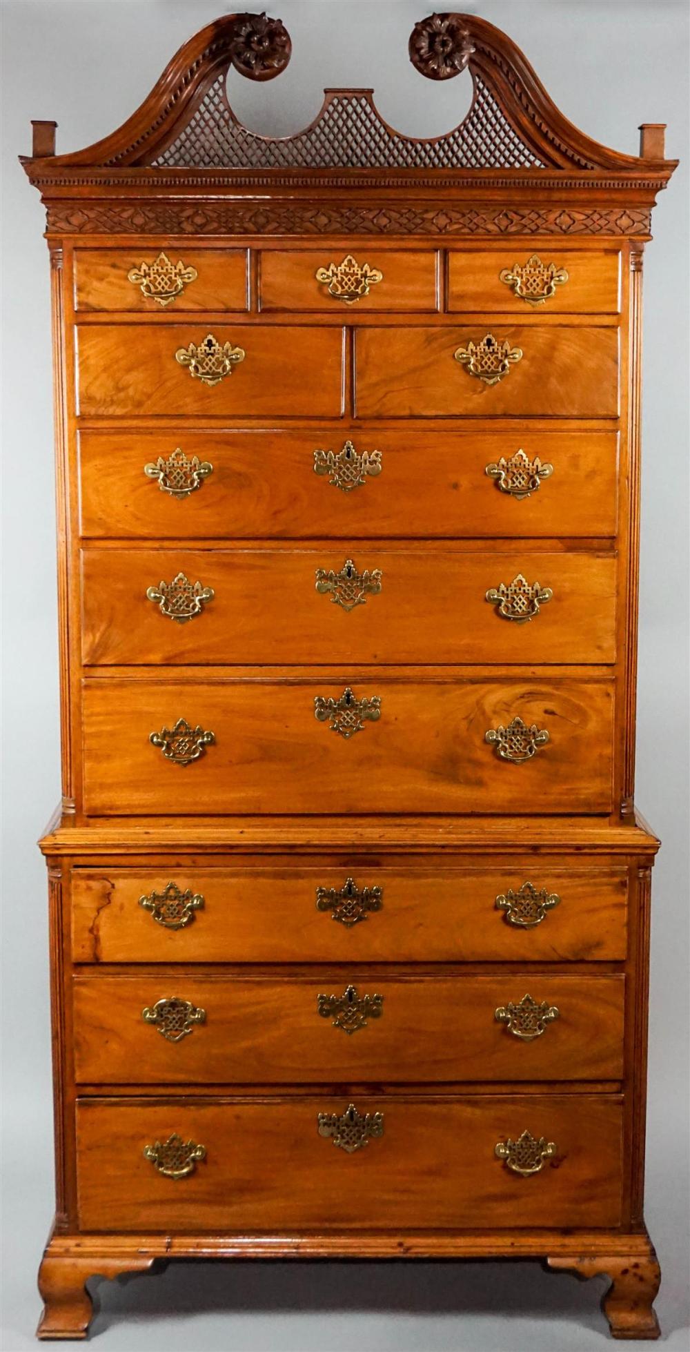 FINE CHIPPENDALE CARVED MAHOGANY 313c0b